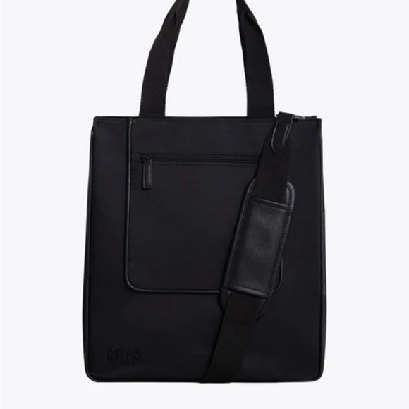 Béis - The North To South Tote
in Black - Picture 3 of 6